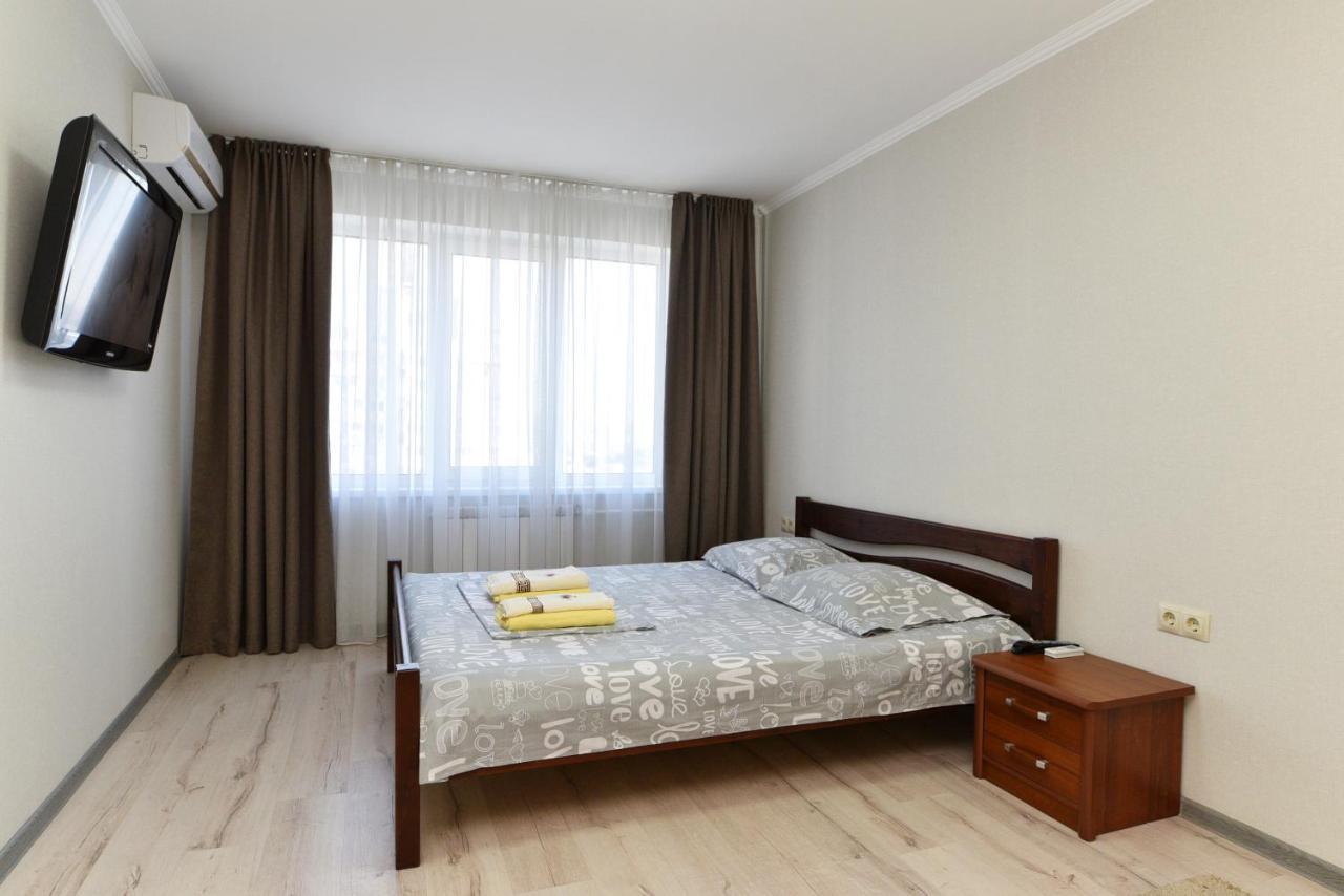 Apartament On Vasylia Lypkivskoho 24 Kiev Exterior foto